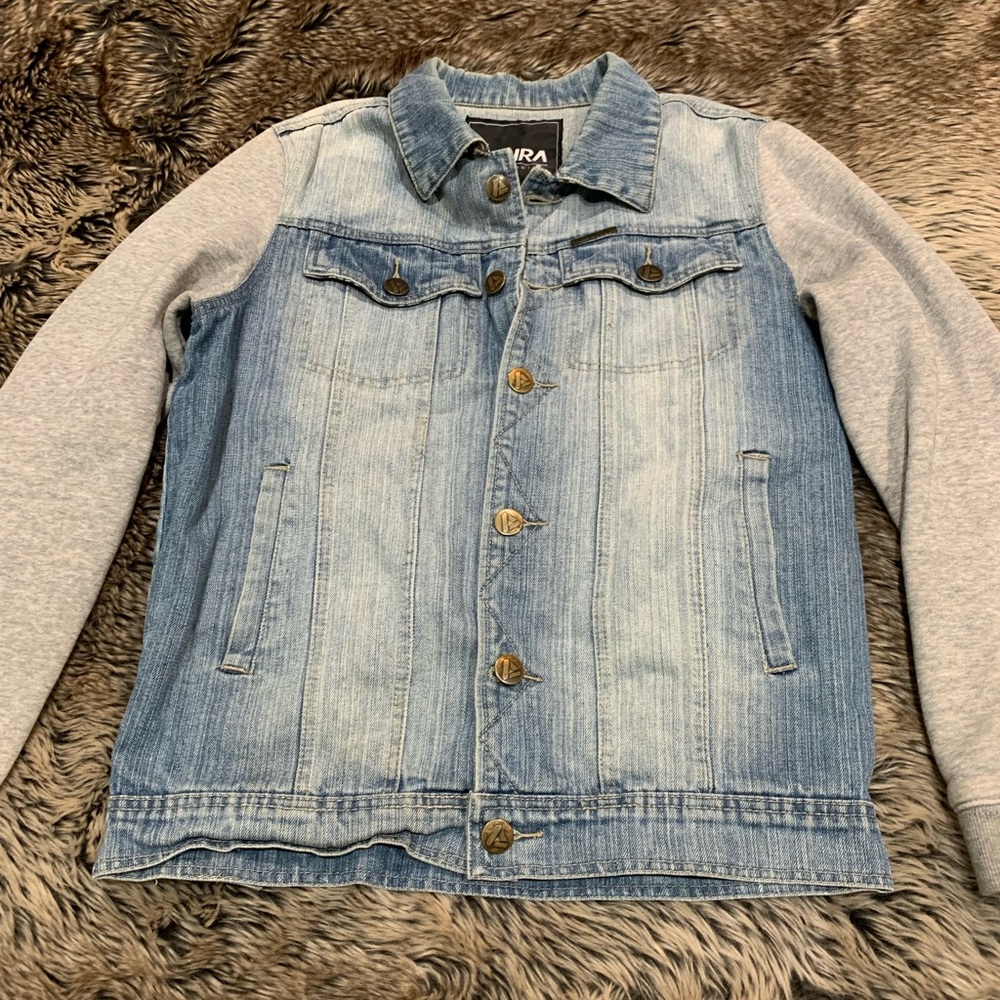 Lira originals Jean jacket with sweatshirt sleeve size M